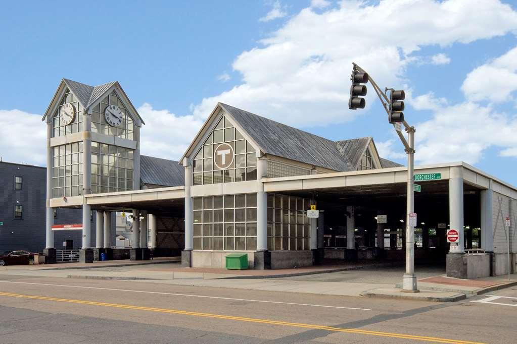 Home2 Suites By Hilton Boston South Bay Εξωτερικό φωτογραφία