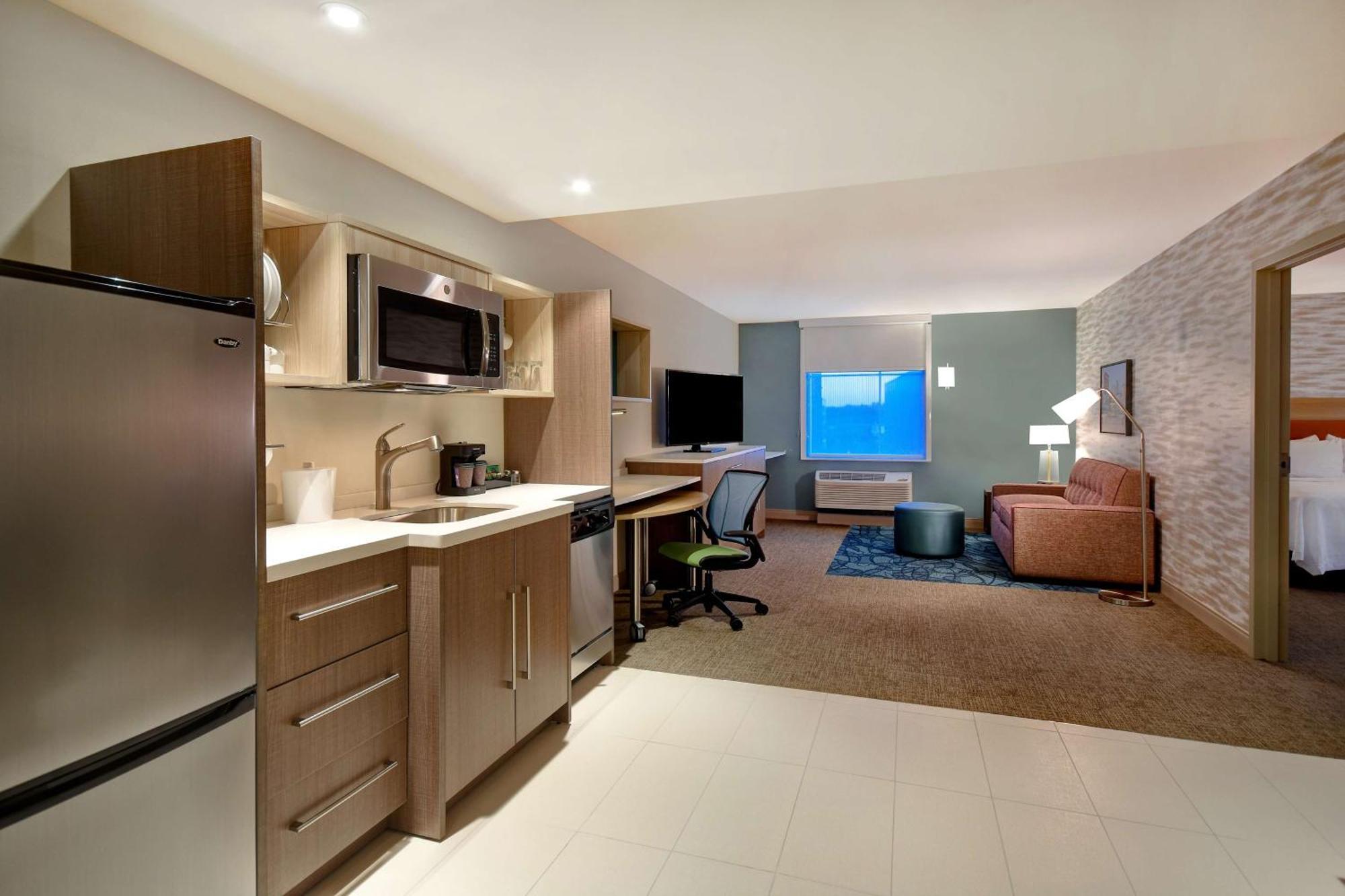 Home2 Suites By Hilton Boston South Bay Εξωτερικό φωτογραφία