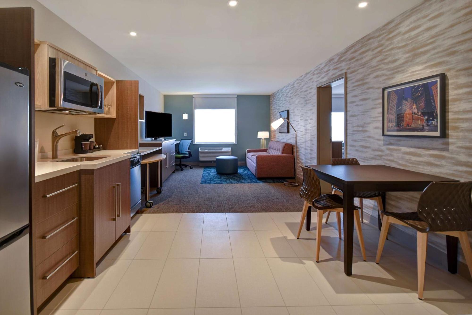 Home2 Suites By Hilton Boston South Bay Εξωτερικό φωτογραφία